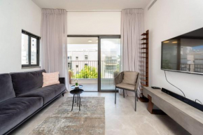 Stylish Apartment with Cozy Vibes by Sea N' Rent